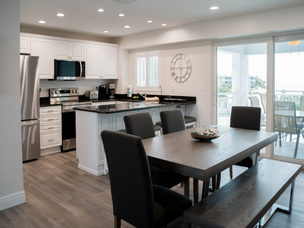 Siesta Key Vacation Condo Sleeps Six Guests.
